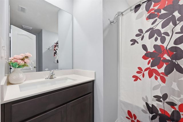 1607 SWAN LAKE CIRCLE, Dundee, FL 33838