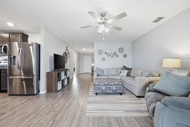 1607 SWAN LAKE CIRCLE, Dundee, FL 33838