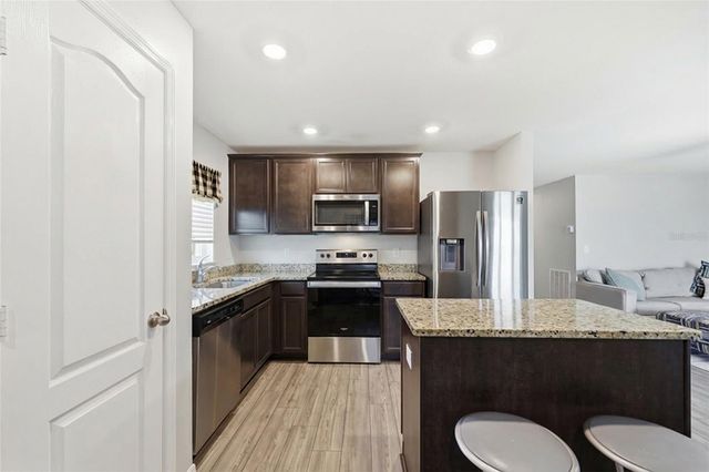 1607 SWAN LAKE CIRCLE, Dundee, FL 33838