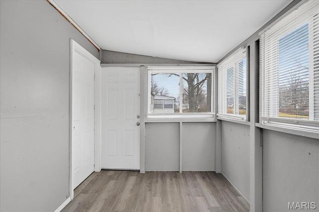 10128 Ashbrook Drive, St Louis, MO 63137