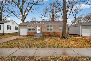 10128 Ashbrook Drive, St Louis, MO 63137