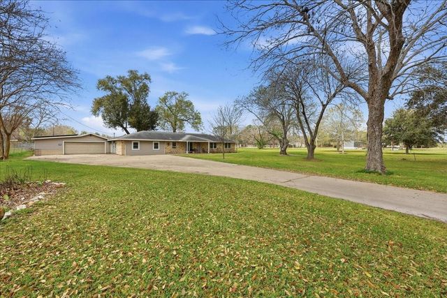 134 Meneley Road, Winnie, TX 77665