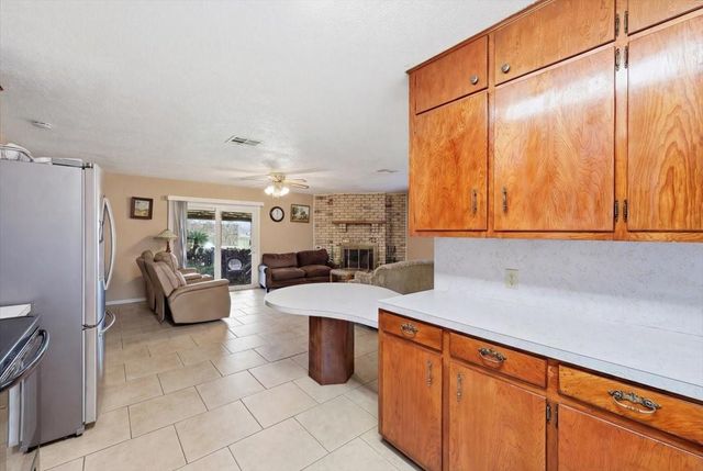 134 Meneley Road, Winnie, TX 77665