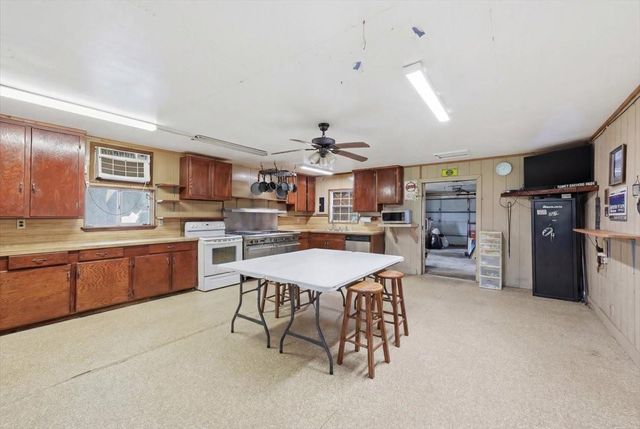 134 Meneley Road, Winnie, TX 77665