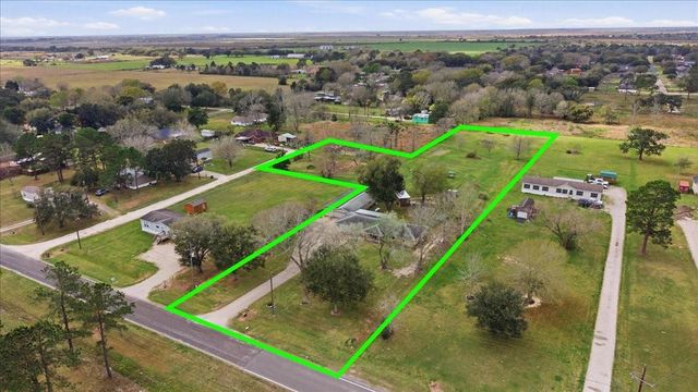 134 Meneley Road, Winnie, TX 77665