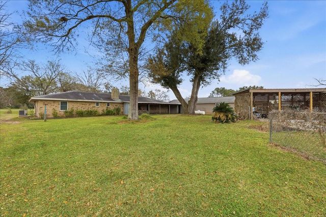 134 Meneley Road, Winnie, TX 77665