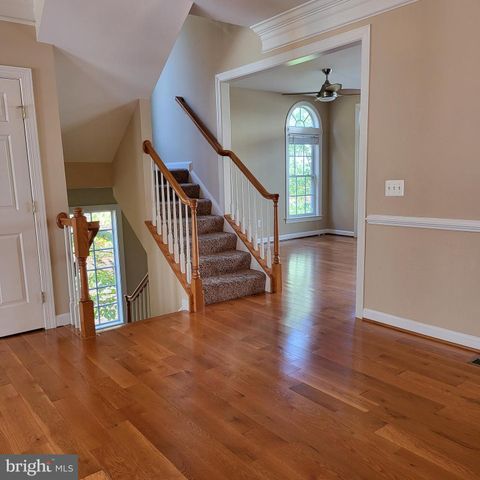 9239 POINT REPLETE DR, Fort Belvoir, VA 22060