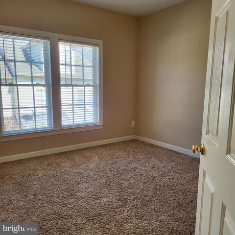 9239 POINT REPLETE DR, Fort Belvoir, VA 22060