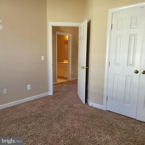 9239 POINT REPLETE DR, Fort Belvoir, VA 22060