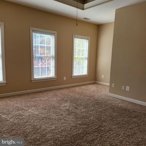 9239 POINT REPLETE DR, Fort Belvoir, VA 22060