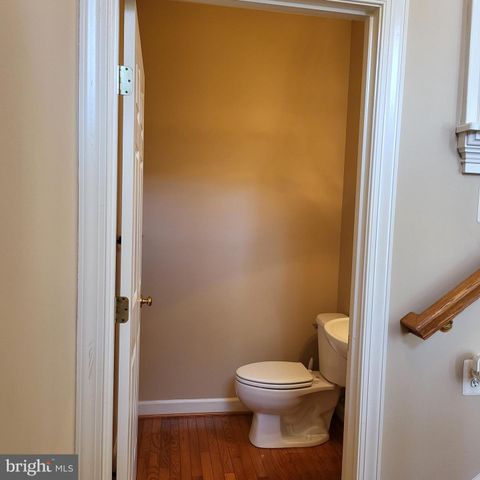 9239 POINT REPLETE DR, Fort Belvoir, VA 22060