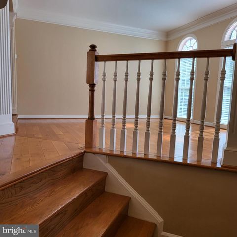 9239 POINT REPLETE DR, Fort Belvoir, VA 22060