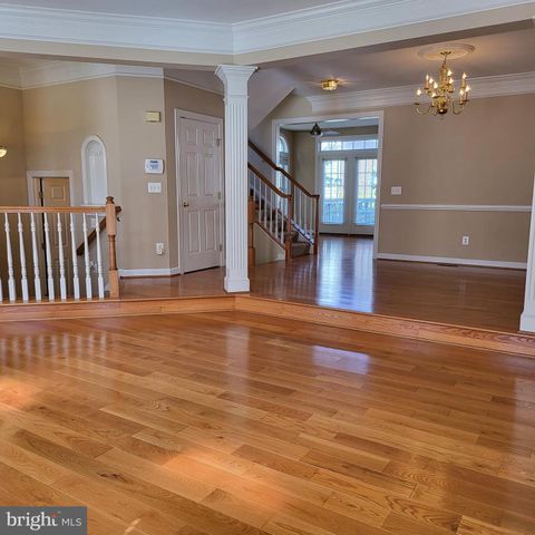 9239 POINT REPLETE DR, Fort Belvoir, VA 22060
