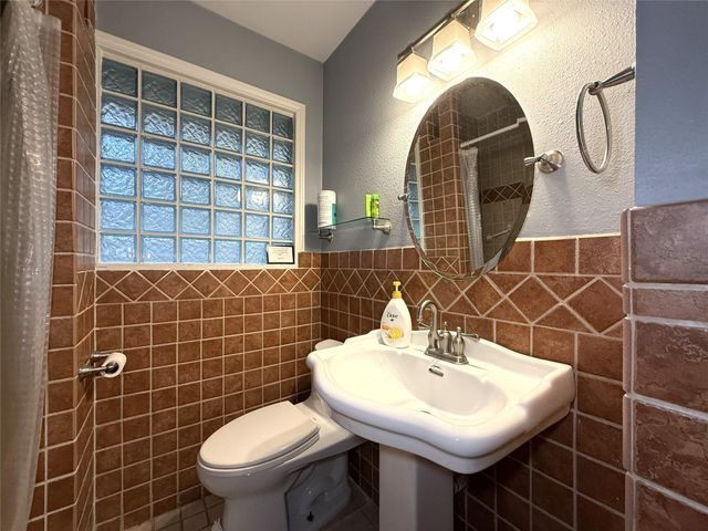 3411 Linkwood Drive, Houston, TX 77025