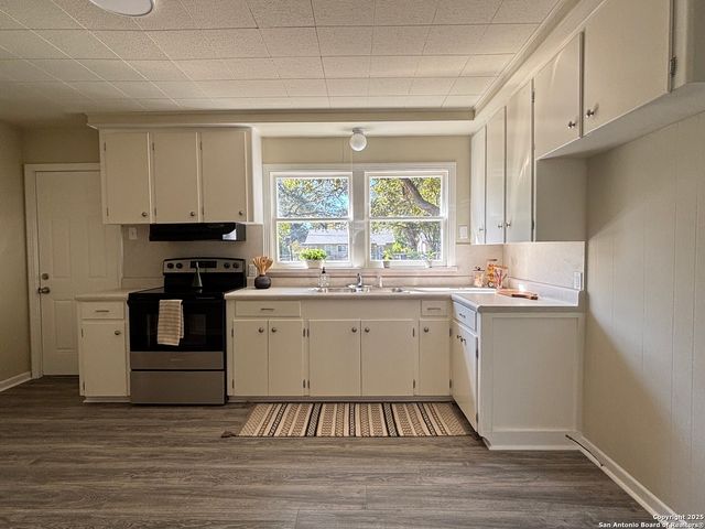 432 Moore, Seguin, TX 78155