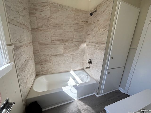 432 Moore, Seguin, TX 78155