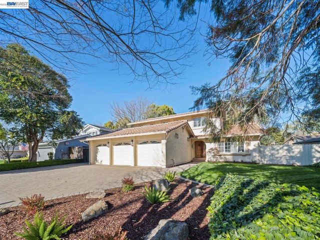 15350 Calle Enrique, Morgan Hill, CA 95037