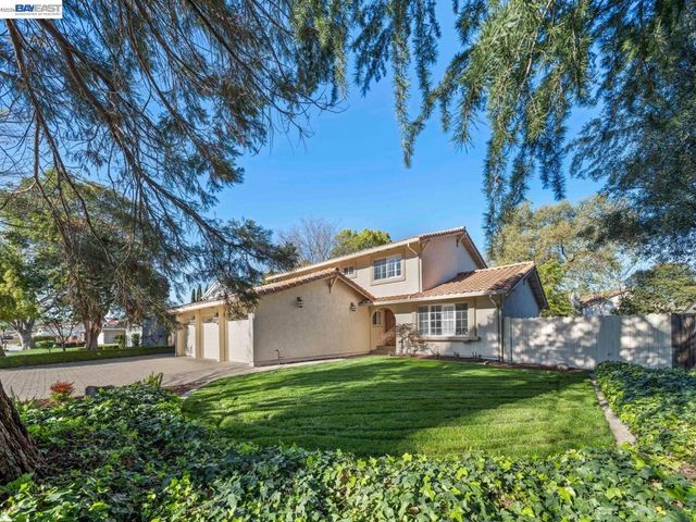 15350 Calle Enrique, Morgan Hill, CA 95037