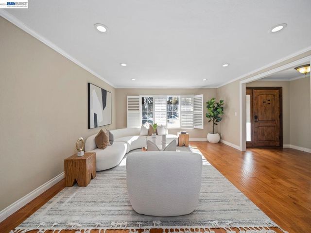 15350 Calle Enrique, Morgan Hill, CA 95037