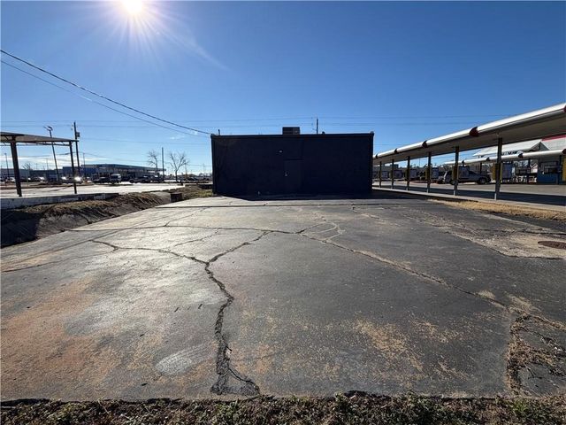 919 W Walnut Street, Rogers, AR 72756