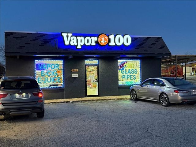 919 W Walnut Street, Rogers, AR 72756