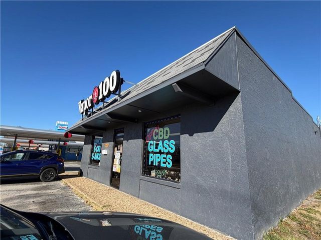 919 W Walnut Street, Rogers, AR 72756