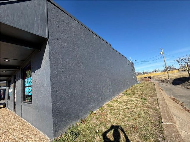 919 W Walnut Street, Rogers, AR 72756