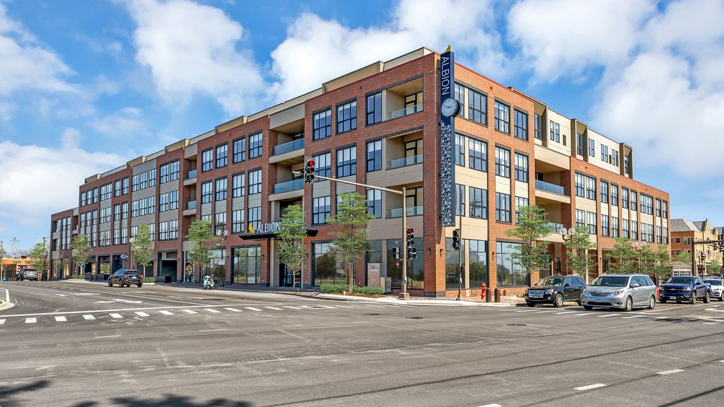 650 Elm Place 514, Highland Park, IL 60035