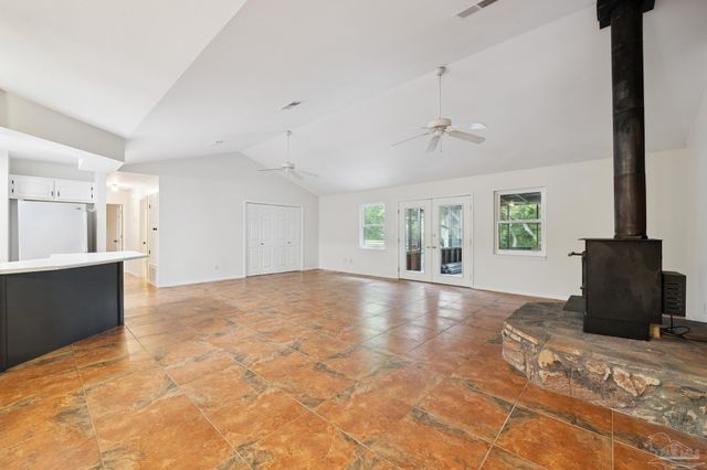 2757 Avenida De Soto, Navarre, FL 32566