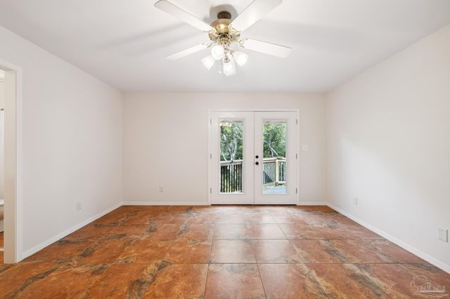 2757 Avenida De Soto, Navarre, FL 32566