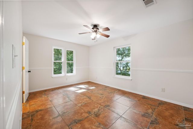 2757 Avenida De Soto, Navarre, FL 32566