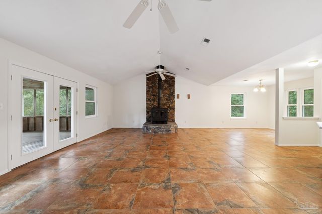 2757 Avenida De Soto, Navarre, FL 32566