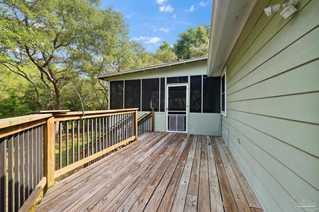 2757 Avenida De Soto, Navarre, FL 32566