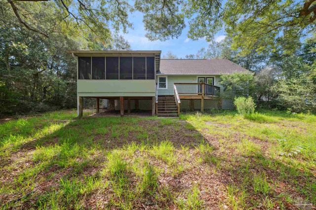 2757 Avenida De Soto, Navarre, FL 32566