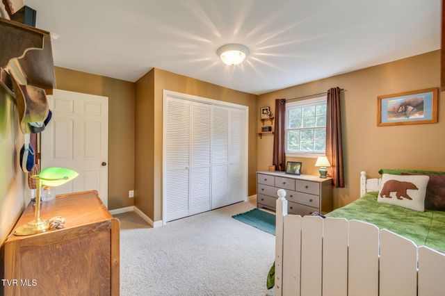 4625 Harbor Circle, Kingsport, TN 37664