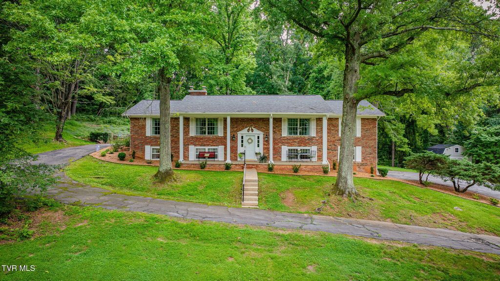 4625 Harbor Circle, Kingsport, TN 37664