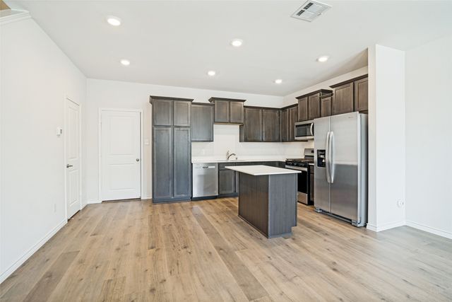 1917 Buffalo Hill Drive, Mesquite, TX 75149