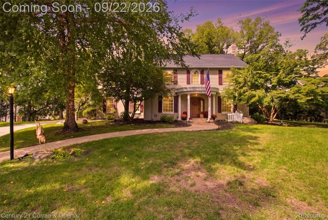 215 Vorn Lane, Bloomfield Charter Township, MI 48301