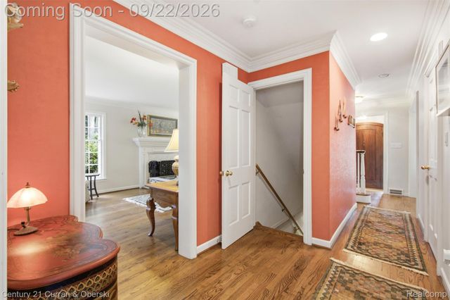 215 Vorn Lane, Bloomfield Charter Township, MI 48301