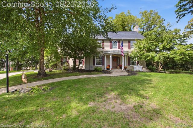 215 Vorn Lane, Bloomfield Charter Township, MI 48301