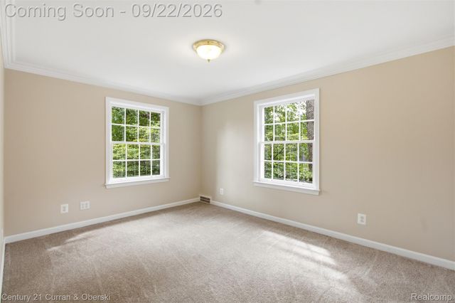 215 Vorn Lane, Bloomfield Charter Township, MI 48301