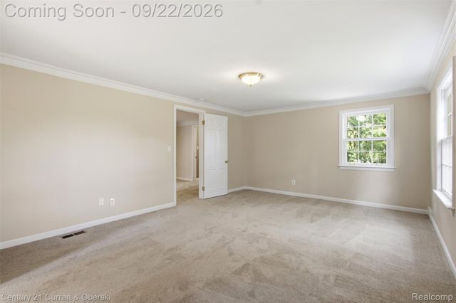 215 Vorn Lane, Bloomfield Charter Township, MI 48301