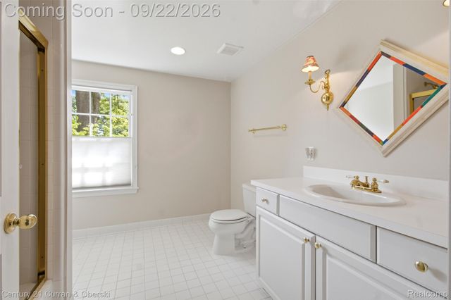 215 Vorn Lane, Bloomfield Charter Township, MI 48301