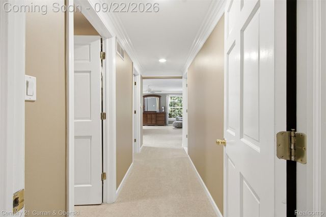 215 Vorn Lane, Bloomfield Charter Township, MI 48301