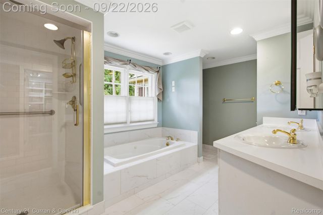 215 Vorn Lane, Bloomfield Charter Township, MI 48301