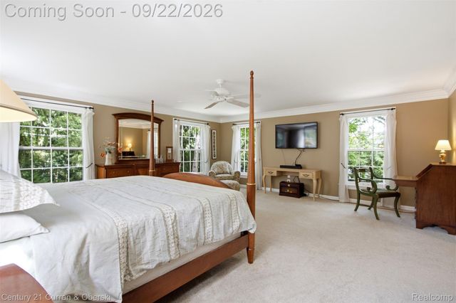 215 Vorn Lane, Bloomfield Charter Township, MI 48301