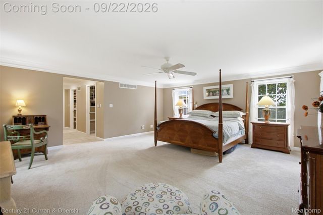 215 Vorn Lane, Bloomfield Charter Township, MI 48301
