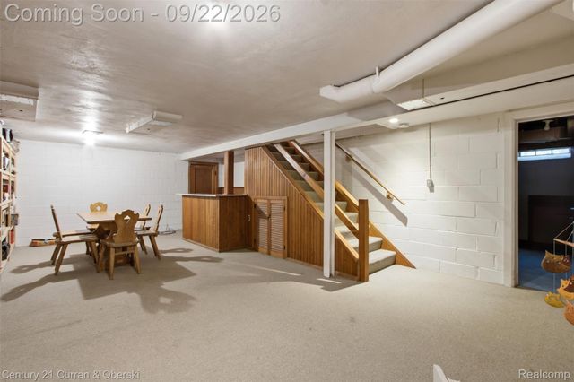 215 Vorn Lane, Bloomfield Charter Township, MI 48301