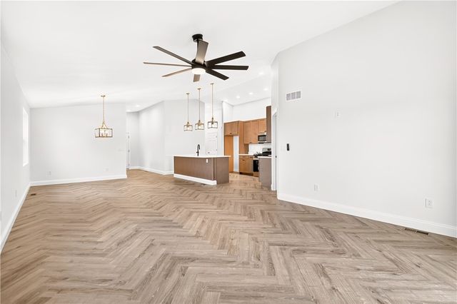 213 Reed Ave, Houston, PA 15342