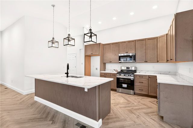 213 Reed Ave, Houston, PA 15342